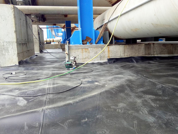 Oil depot anti-seepage membrane construction